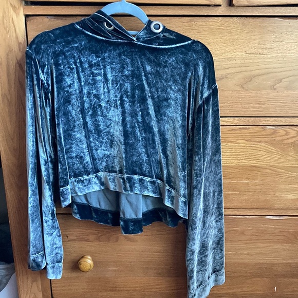 Velvet Cropped Flowy Hoodie - Picture 1 of 2